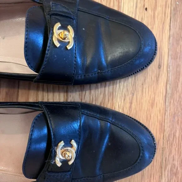 CHANEL Black Leather Loafers with Gold Accent - Picture 2 of 4